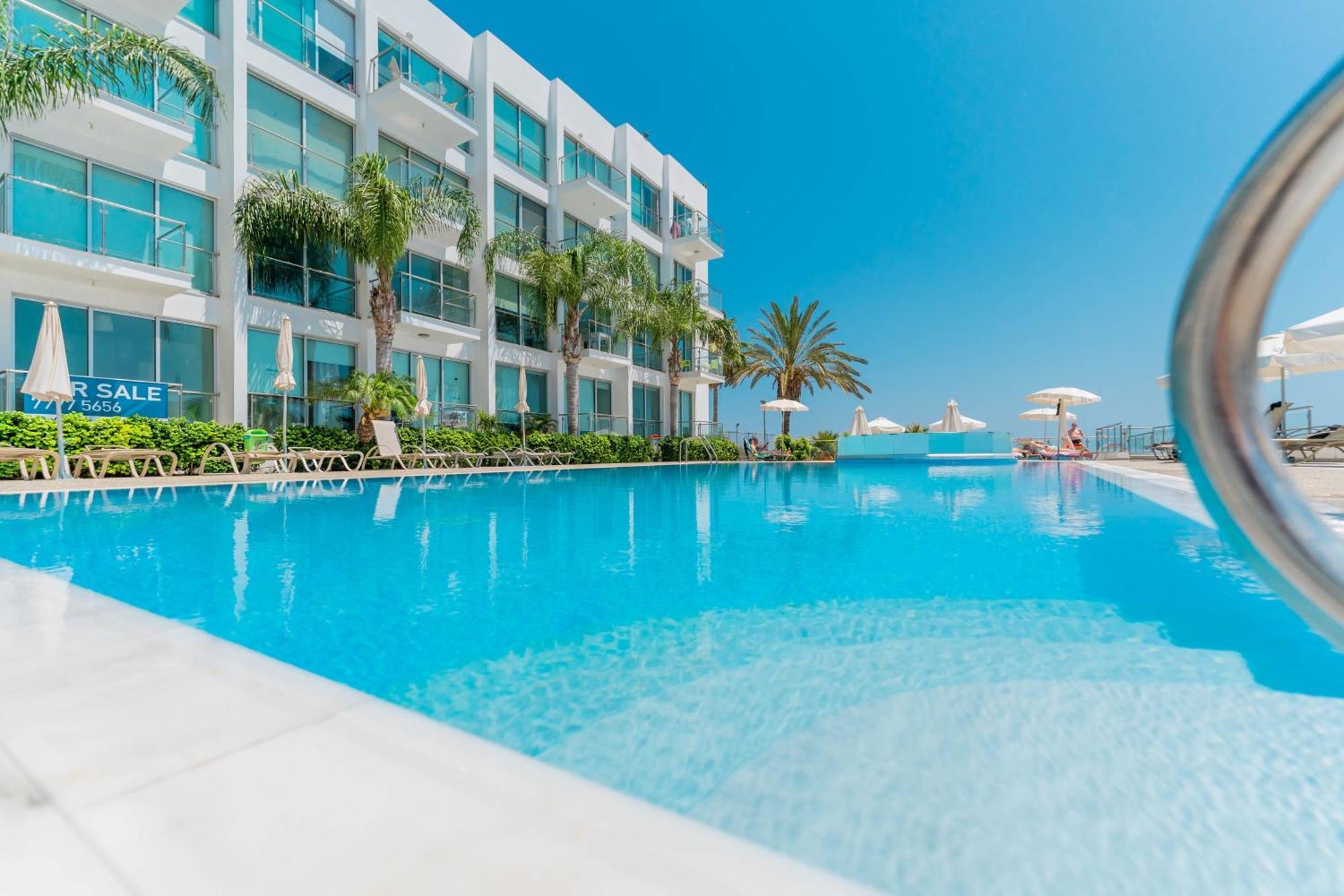 Laila - Coralli Beachfront Apartment Protaras Zewnętrze zdjęcie